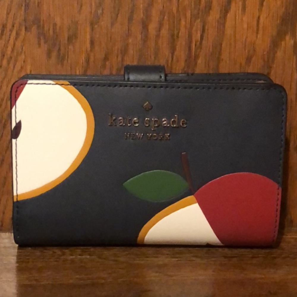 NWT-Kate Spade-Honeycrisp Apple🍎Medium Compartment Bifold Wallet-Blue Multi-$199